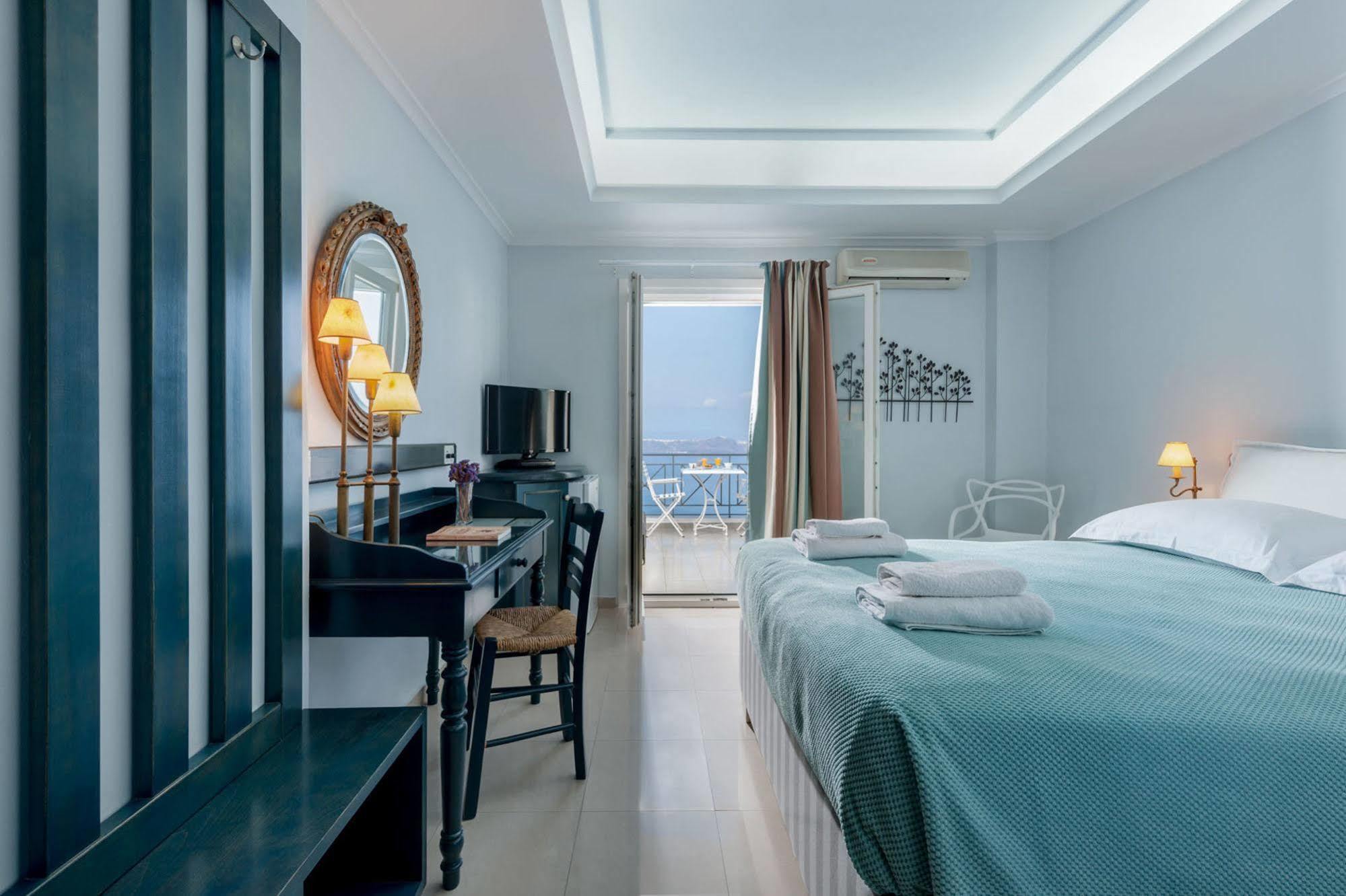 Renos 4* Fira (Santorini)