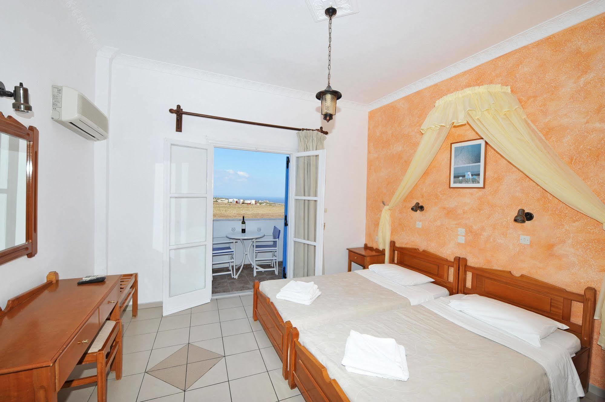 Hotel Olympia Karterados (Santorini)