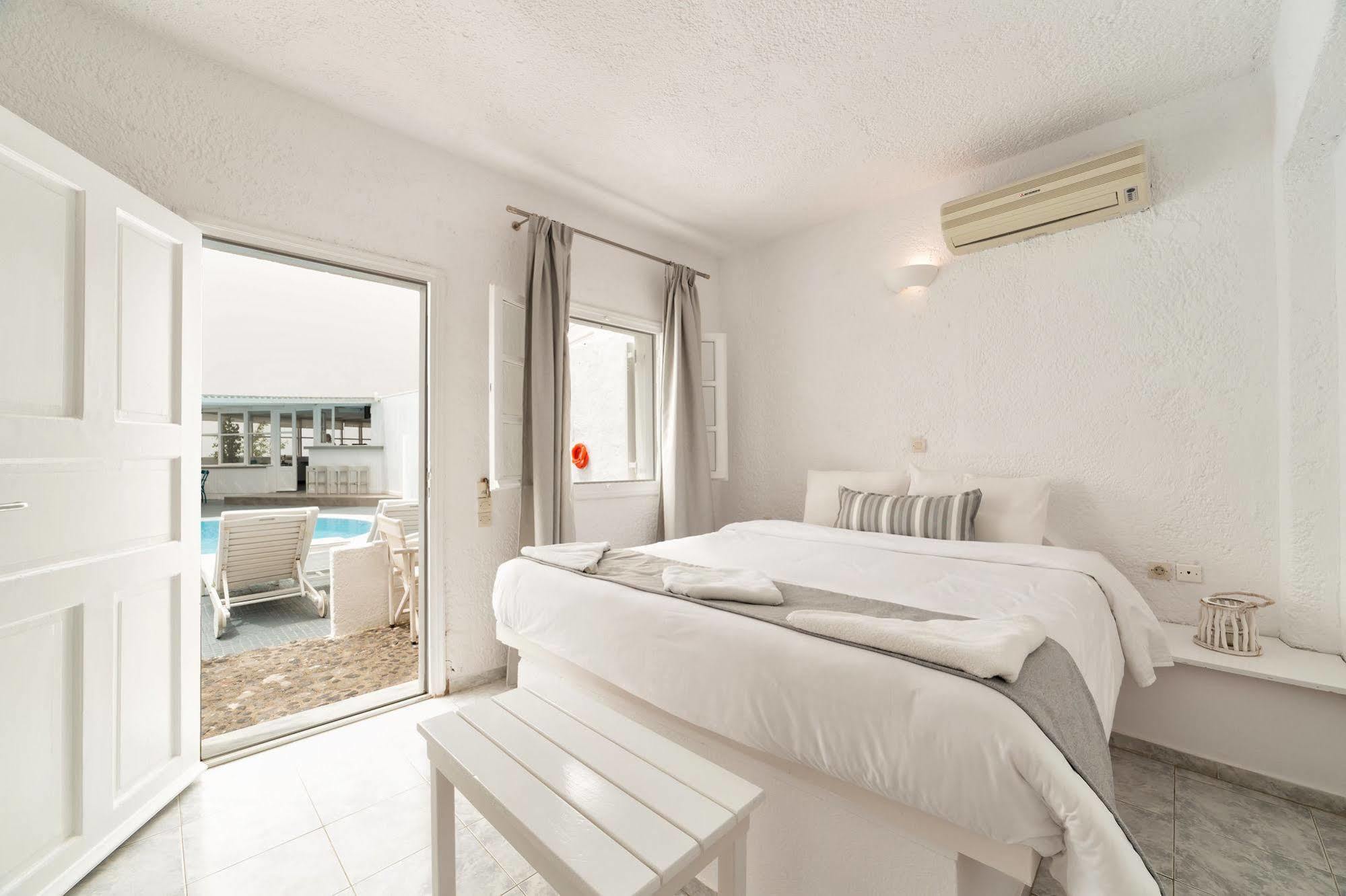 Artemis Hotel