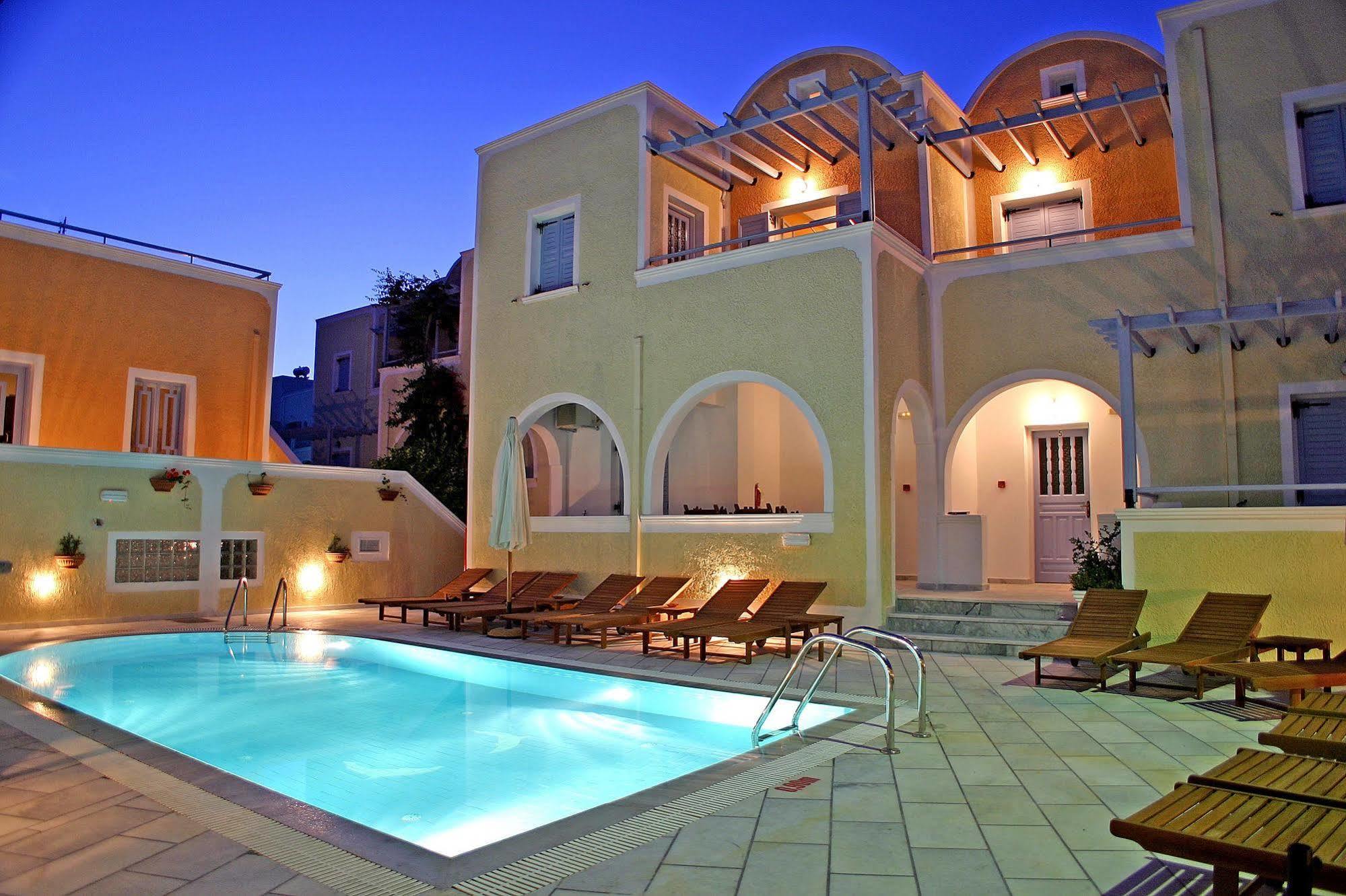 Sellada Kamari (Santorini)