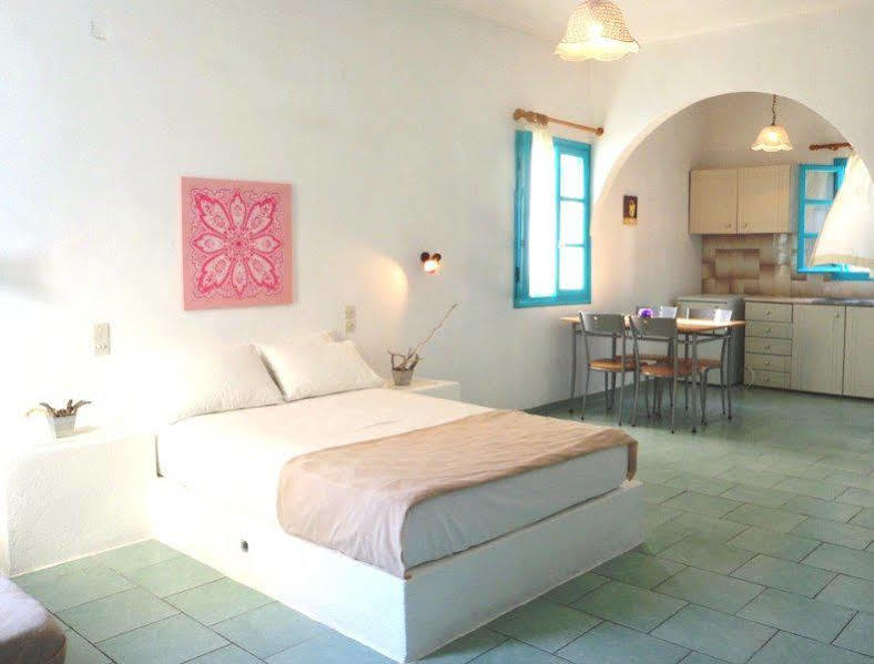 Nissia & Aparthotel Kamari (Santorini)
