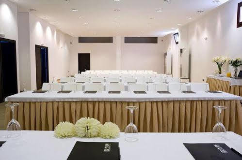 9 Muses Santorini Hotel 5*