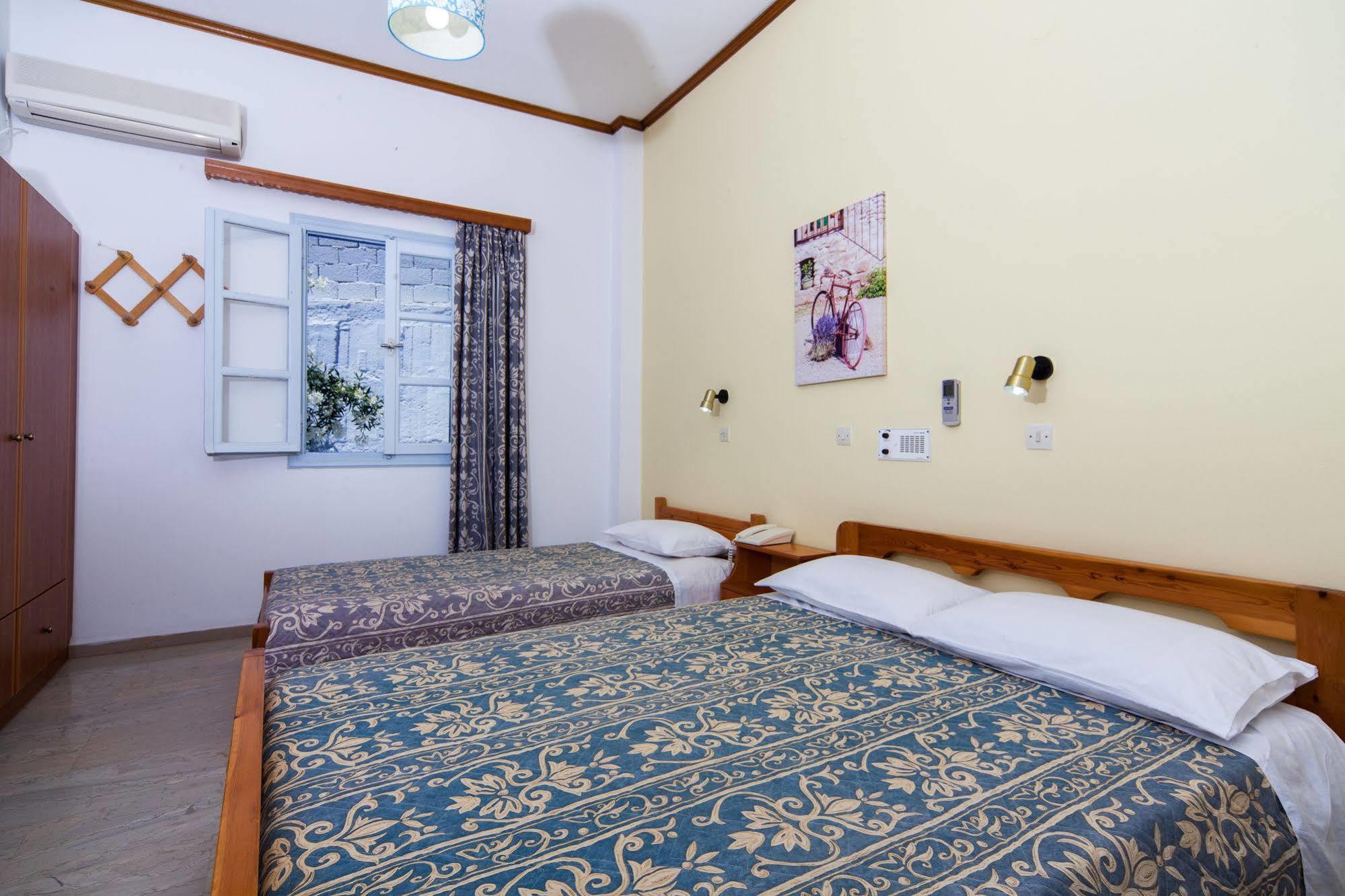Akis Hotel Kamari (Santorini)