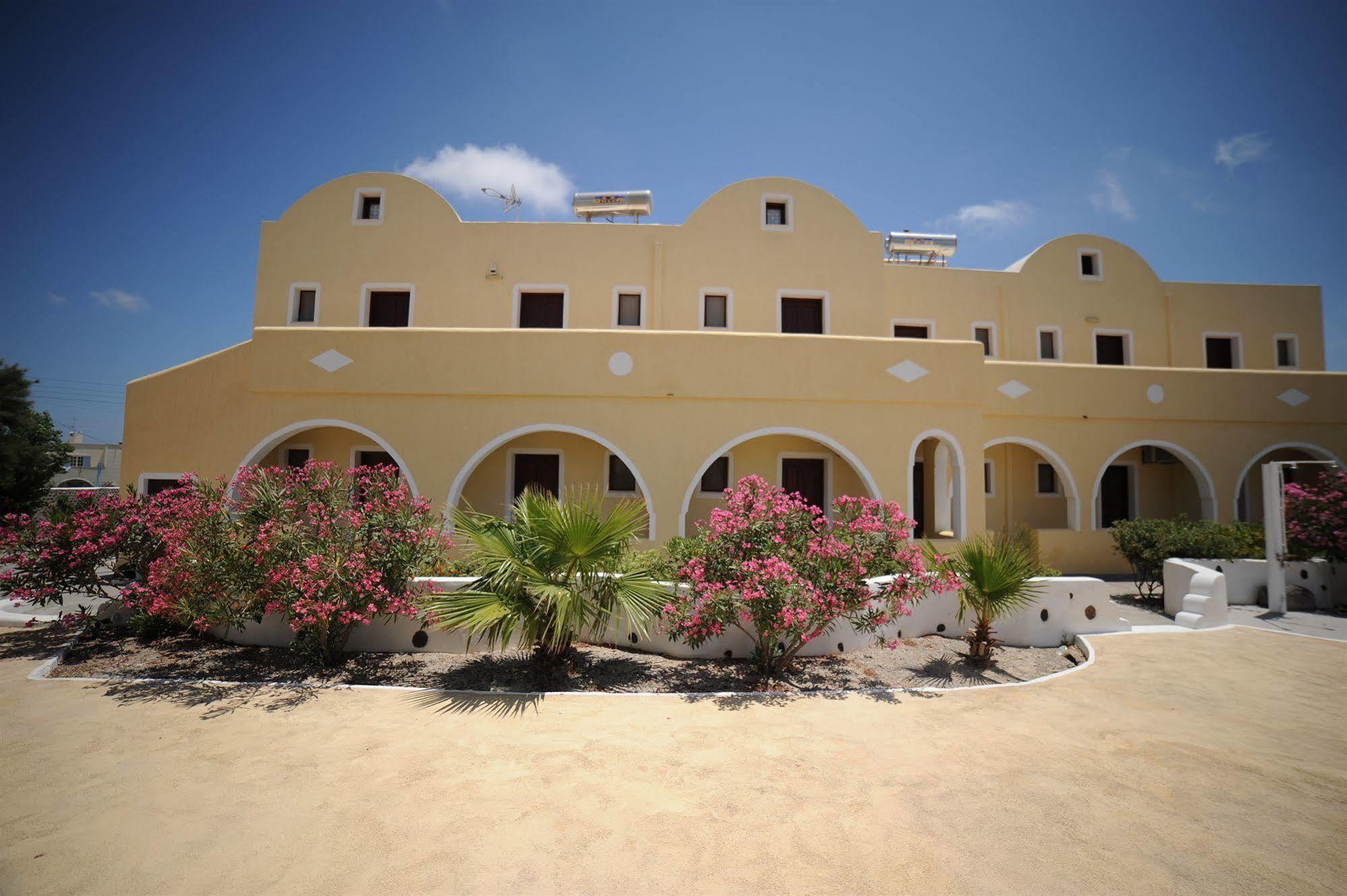 Mandilaria Perivolos (Santorini)