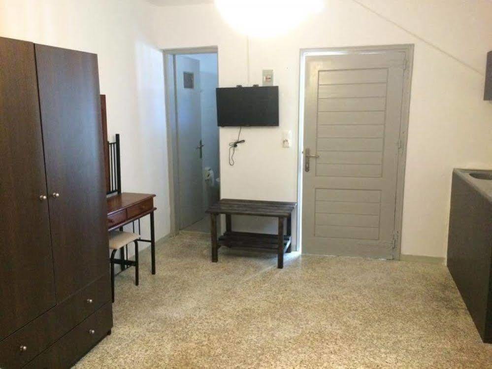 Tonaras & Apartamento