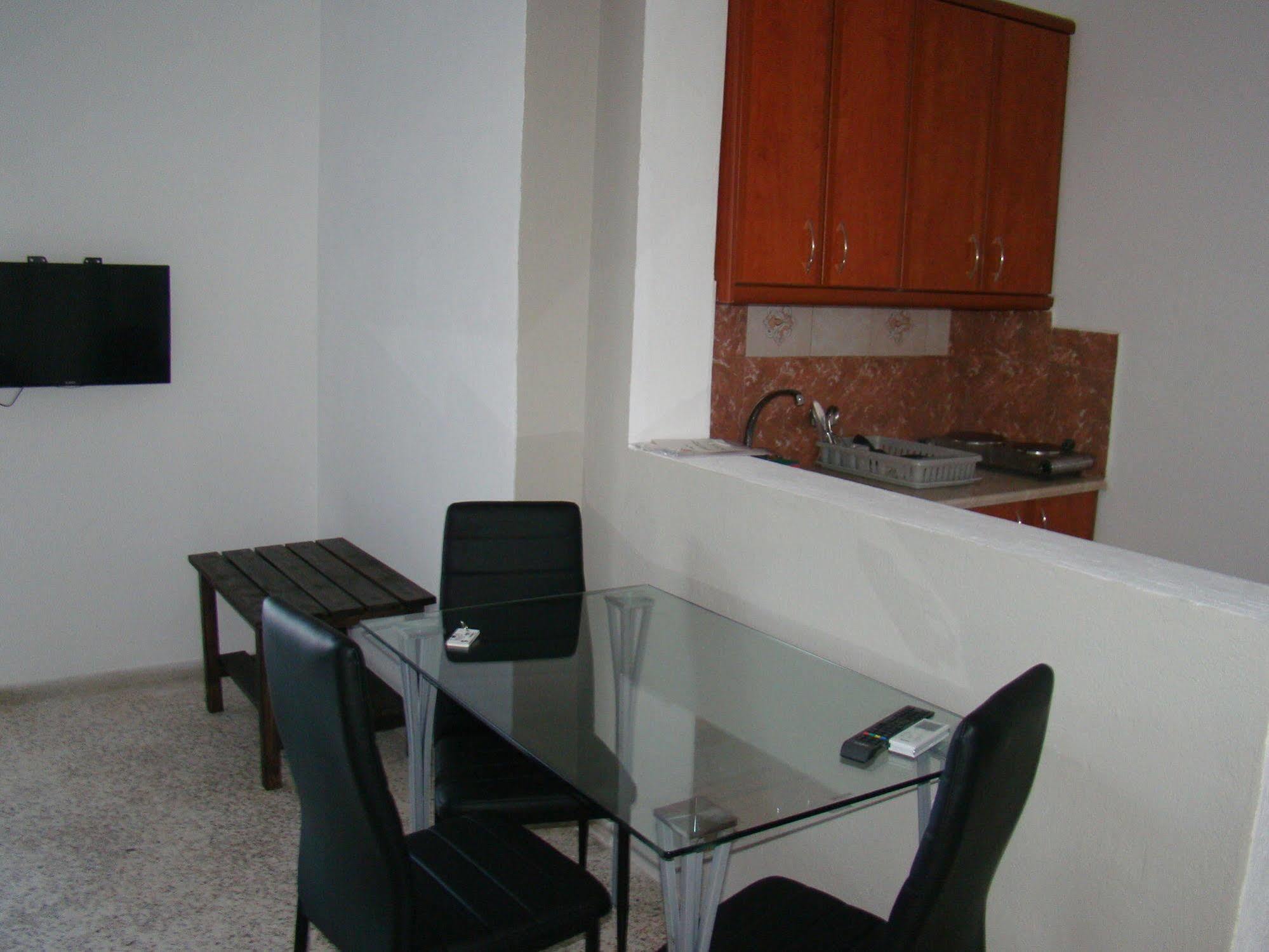 Tonaras & Apartamento Perissa