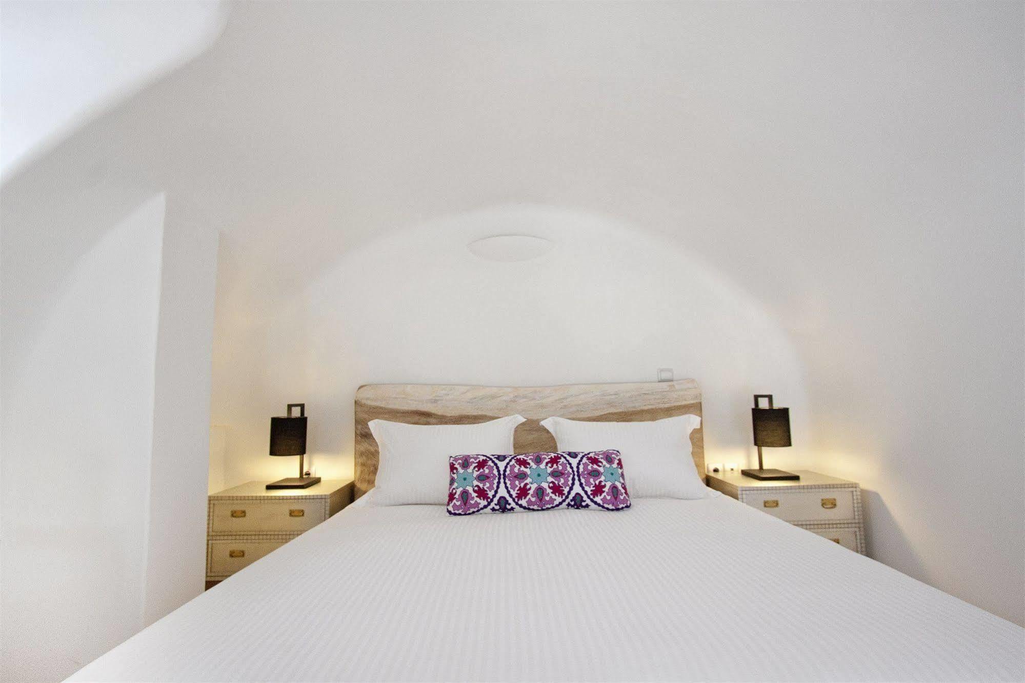 Allure Fira (Santorini)