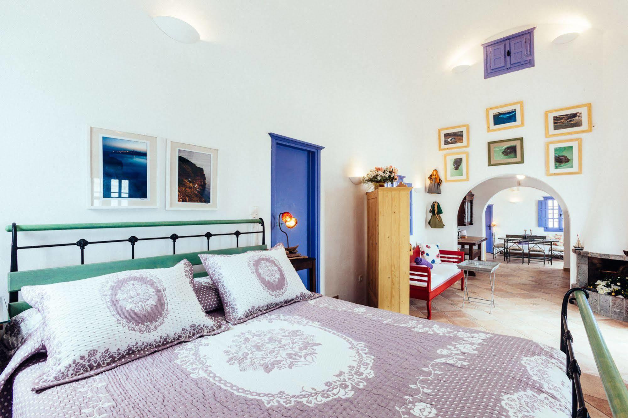 Villa Aegagros Caldera Megalochori (Santorini)