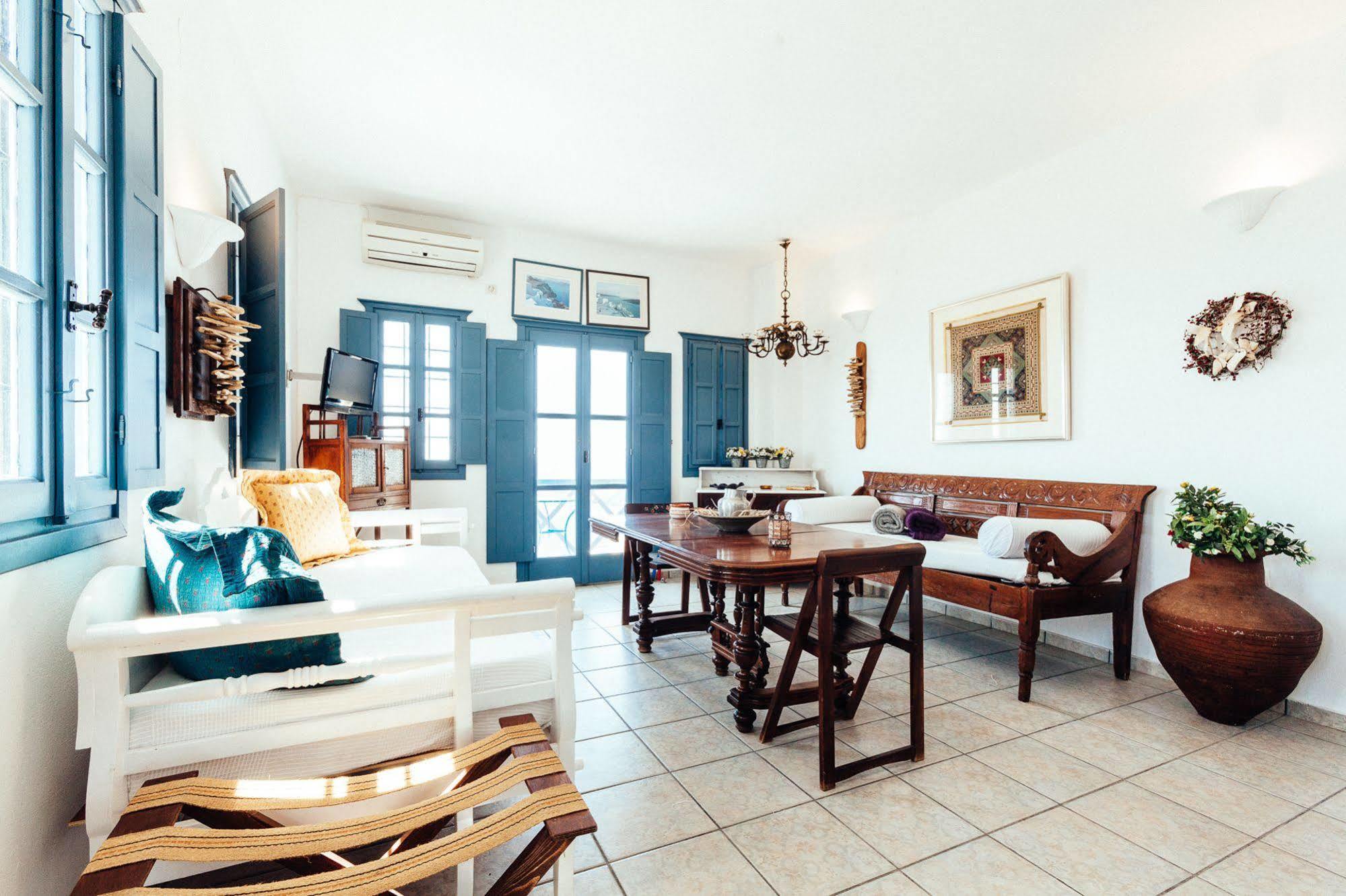 Villa Aegagros Caldera Megalochori (Santorini)