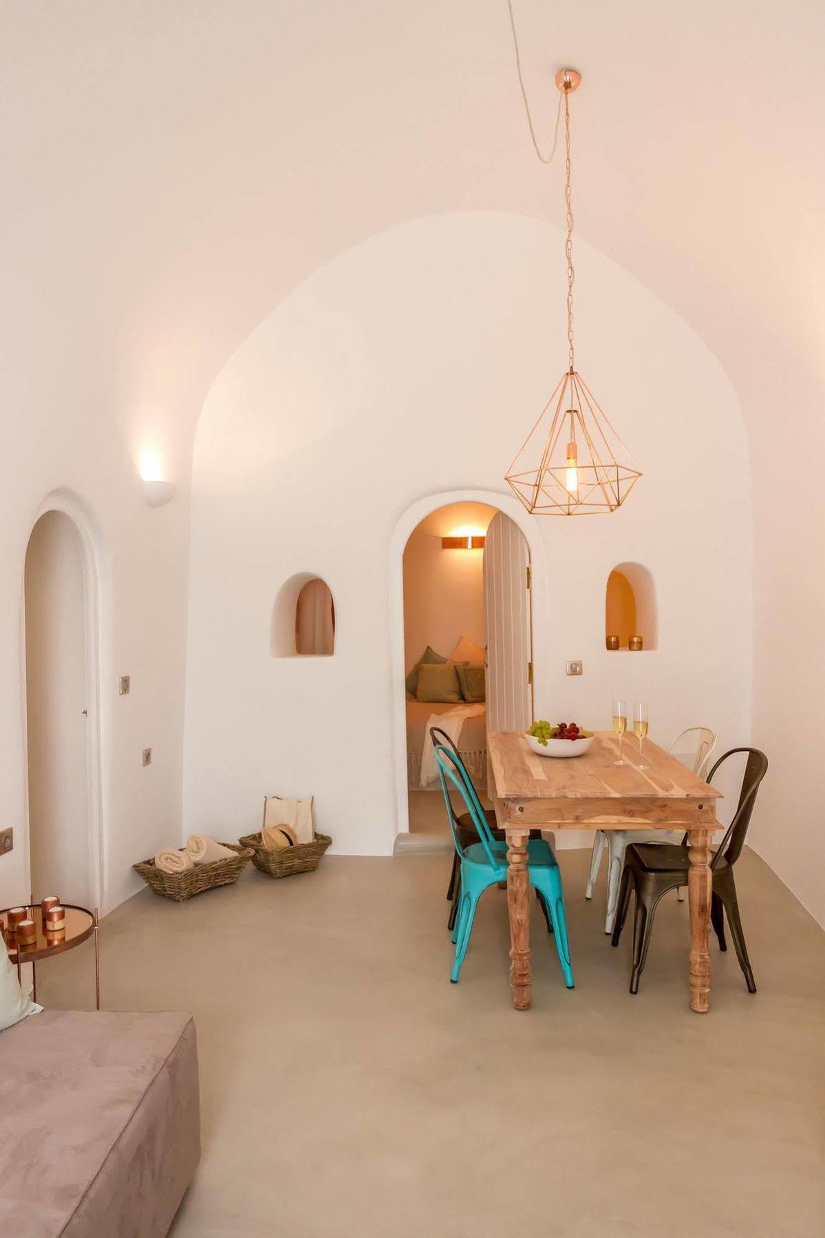 Cleo's Dream * Oia (Santorini)