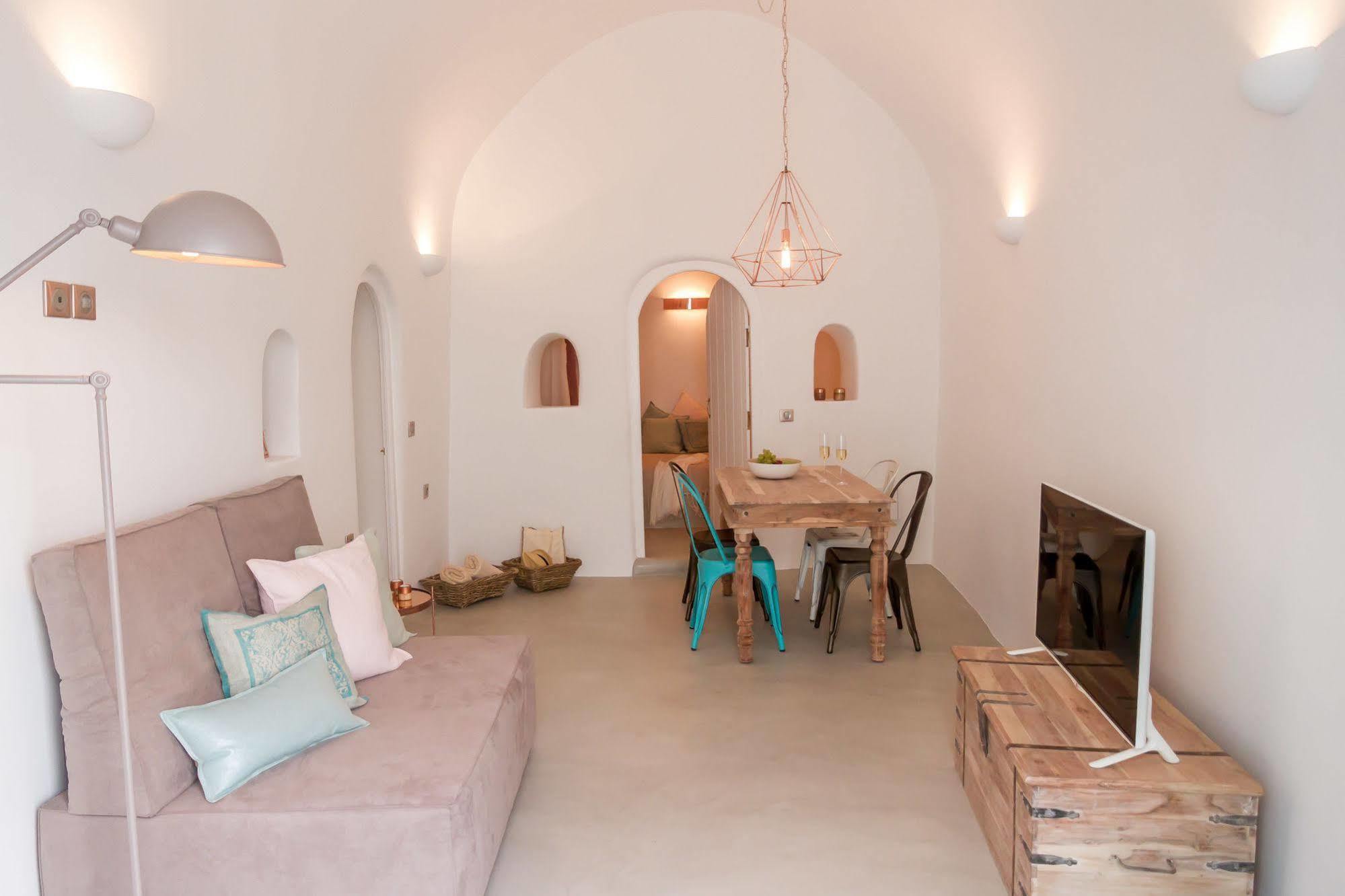 Cleo's Dream Apartment Oia (Santorini)