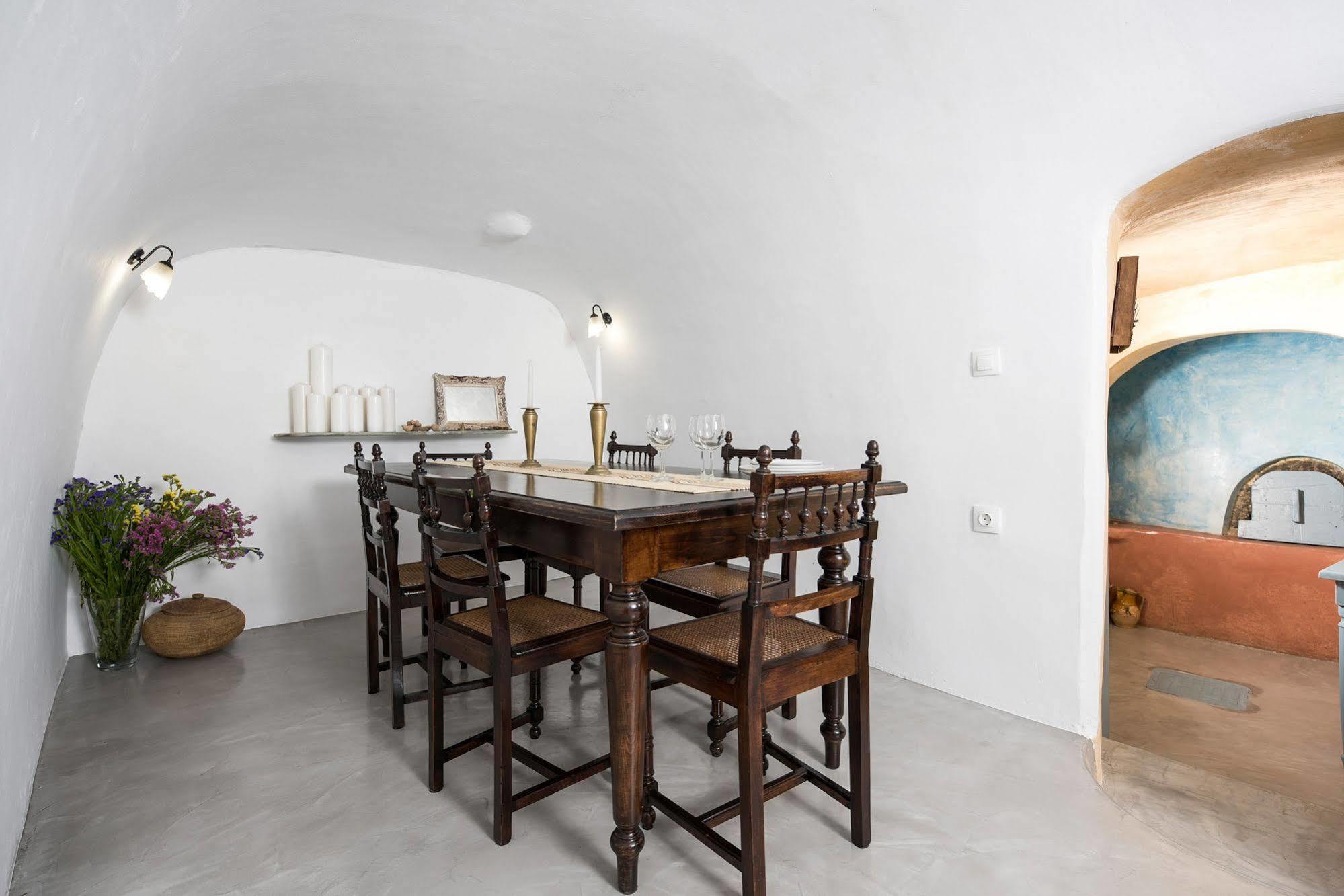 Erofili * Fira (Santorini)