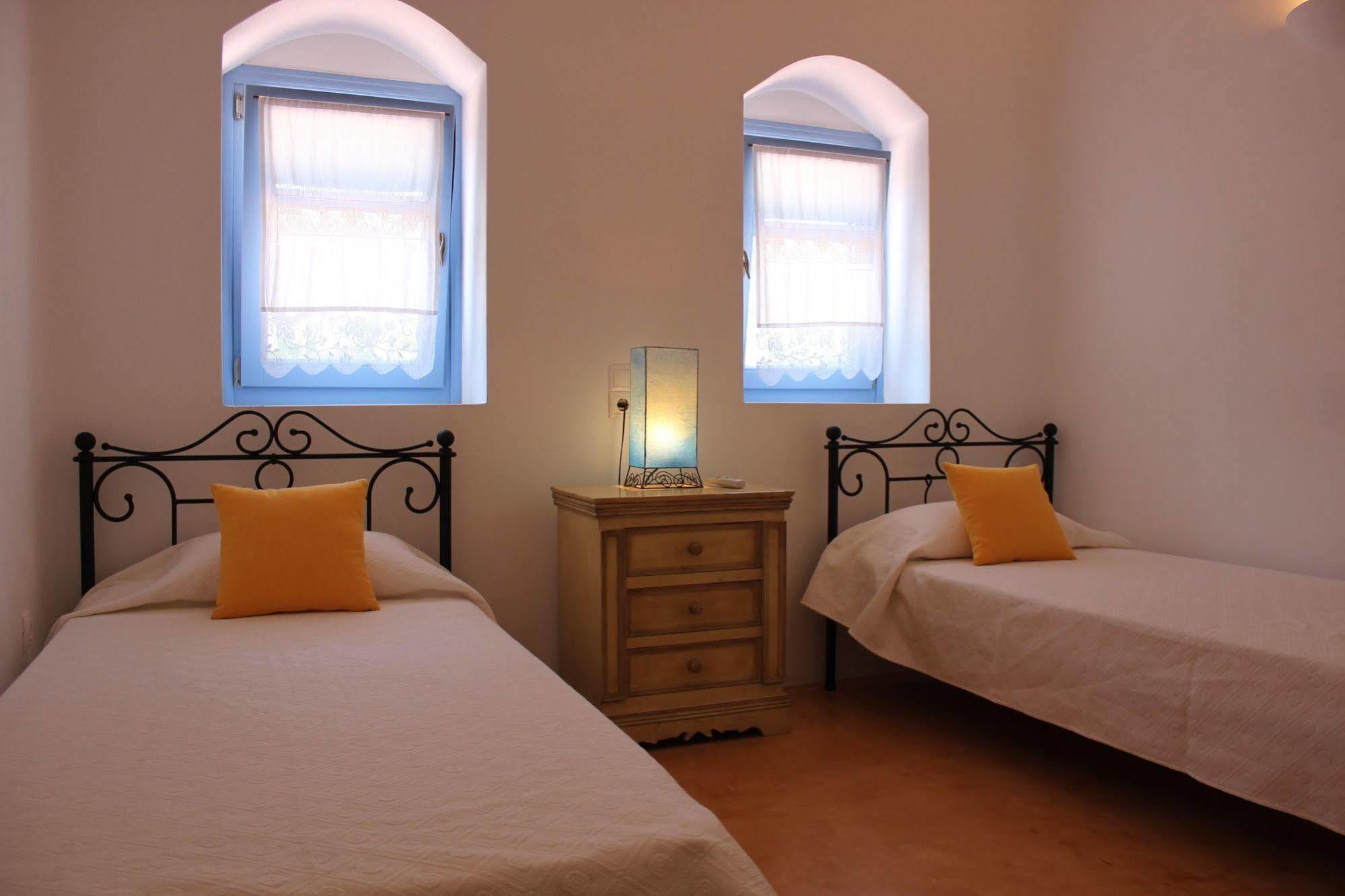 Theros Houses Santorini Holiday home *