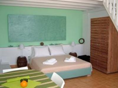 Hotel Manos Small World 3*