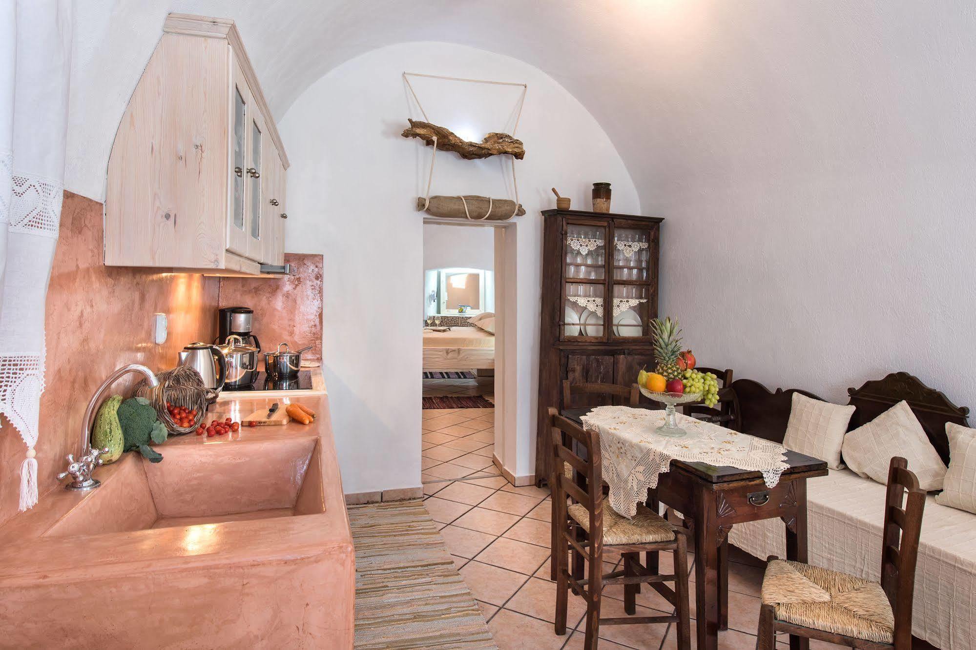 Apartment Kokos Traditional Emporio (Santorini)