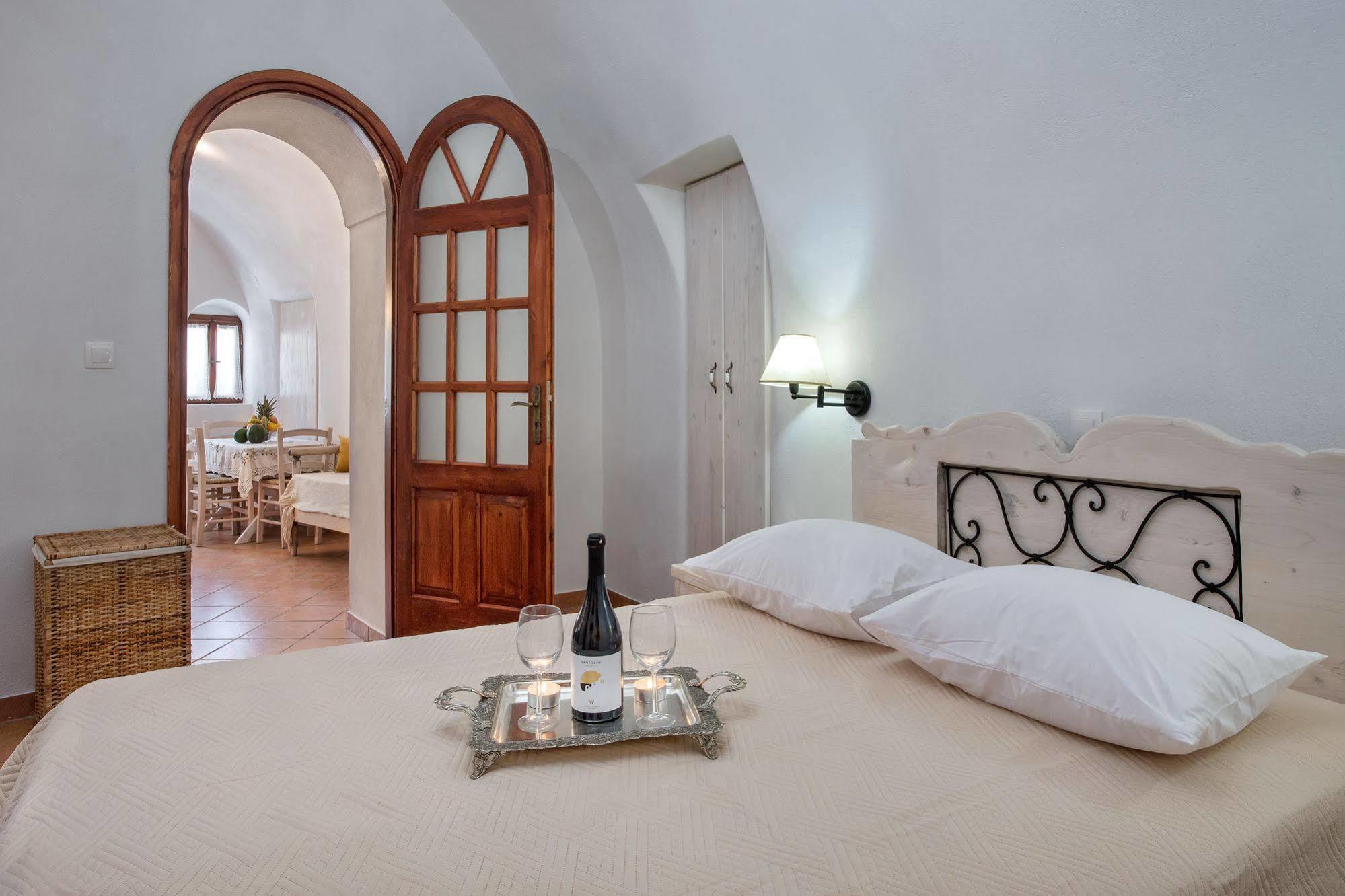 Apartment Kokos Traditional Emporio (Santorini)