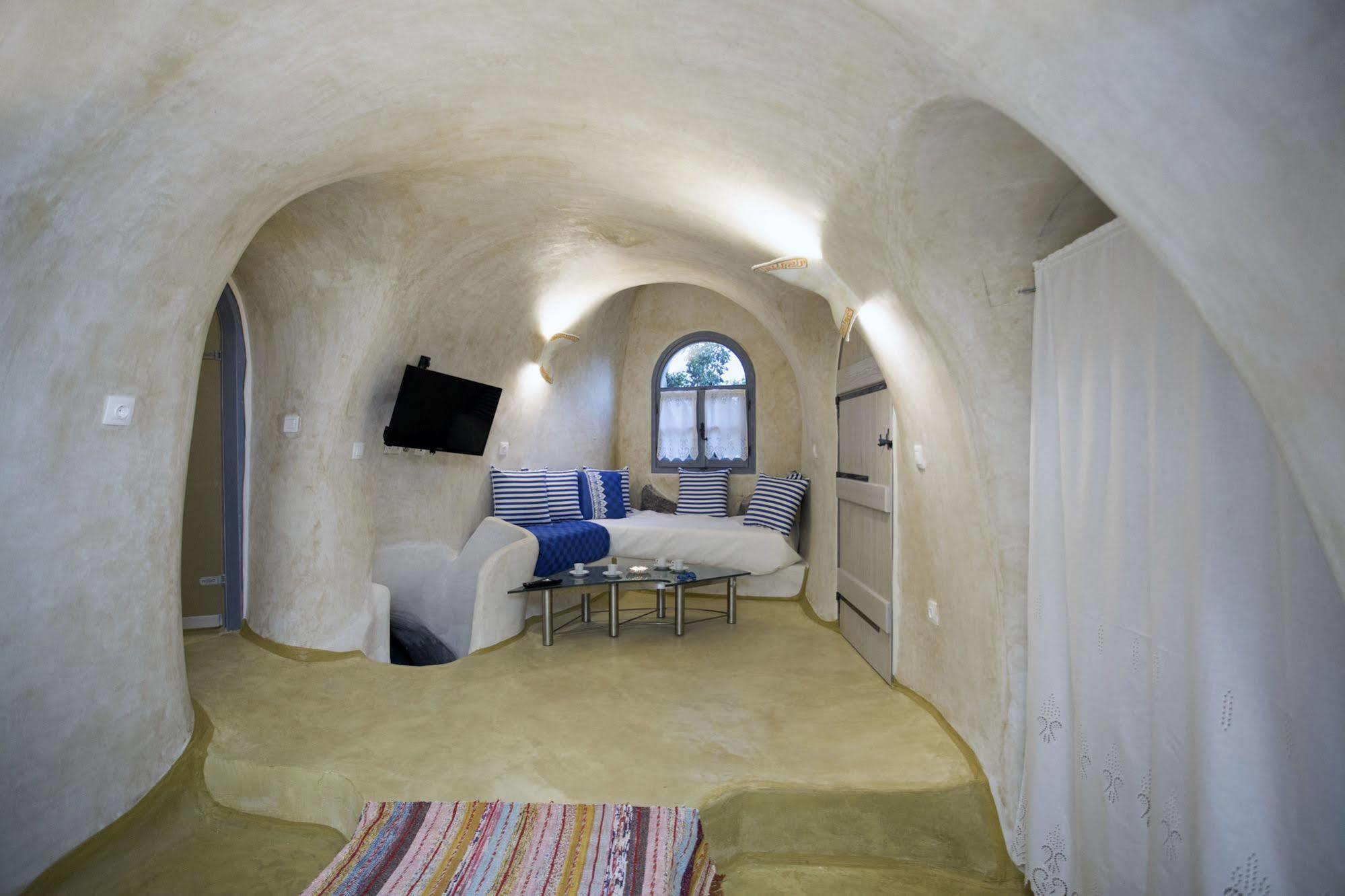 Aura Caves Apartment