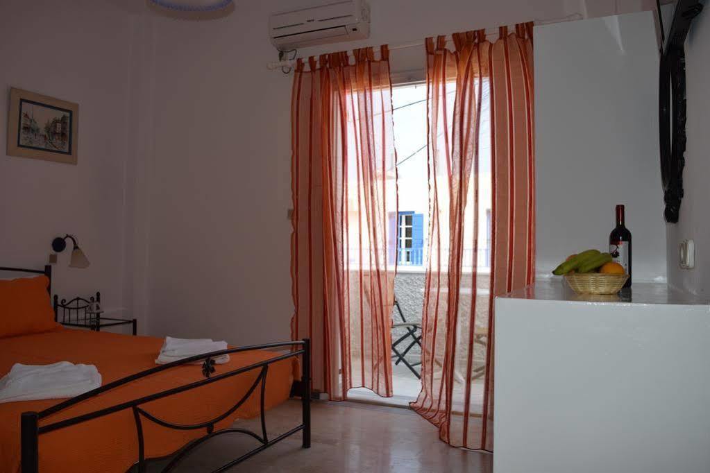 Join Us Cost Guest house Kamari (Santorini)