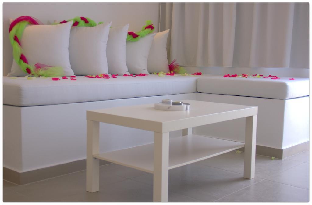 Argiris Kamari (Santorini)
