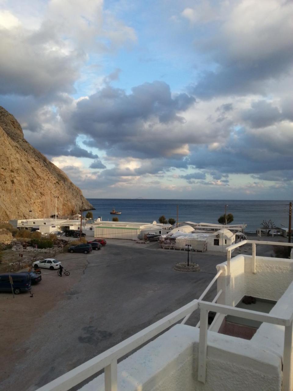 Sagma Beach Rooms Perissa (Santorini)