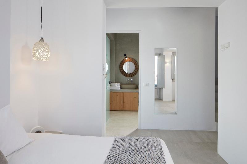 Hotel Elysian Santorini 3*