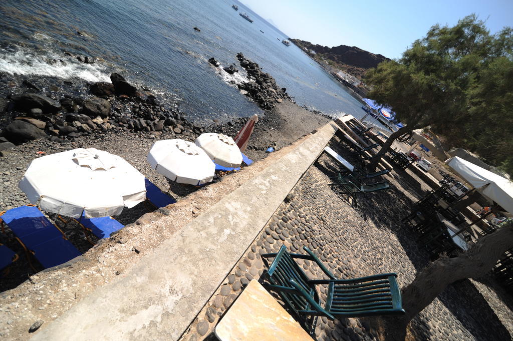 Akrotiri Hotel