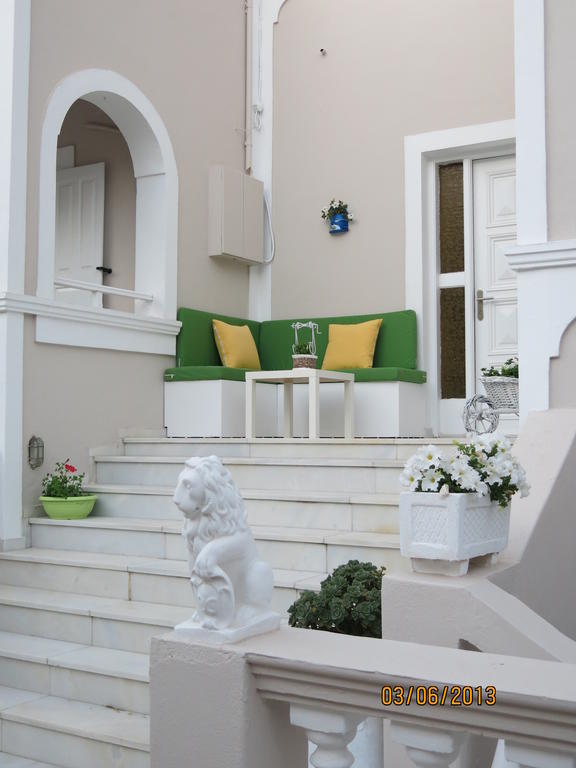Argiris Kamari (Santorini)