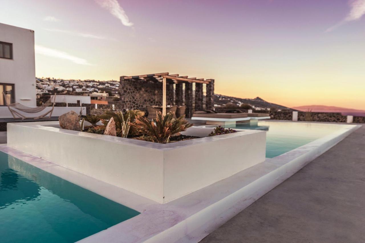 Saint Apostles * Fira (Santorini)