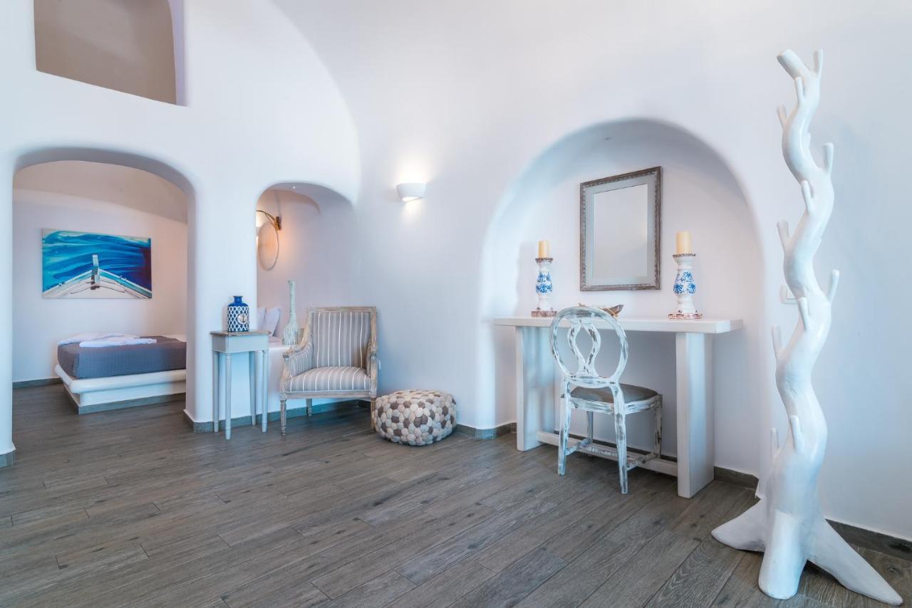 Angel Luxury 3* Fira (Santorini)