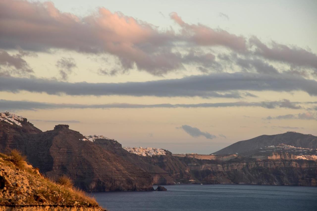 Annouso With Hot Tub By Caldera Villa Oia (Santorini)
