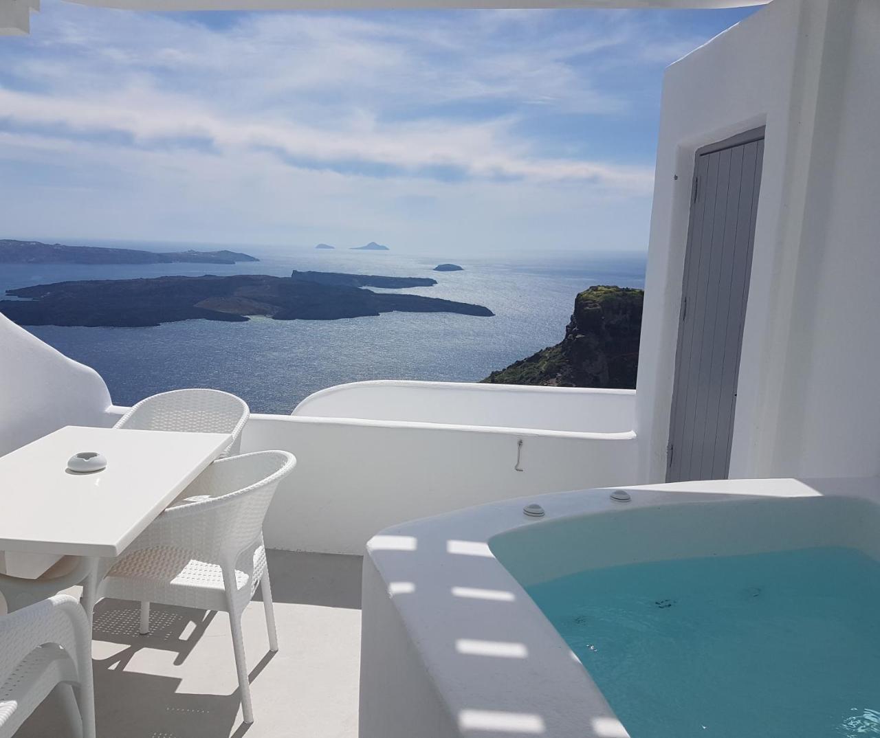 Tholos Hotel Imerovigli (Santorini)