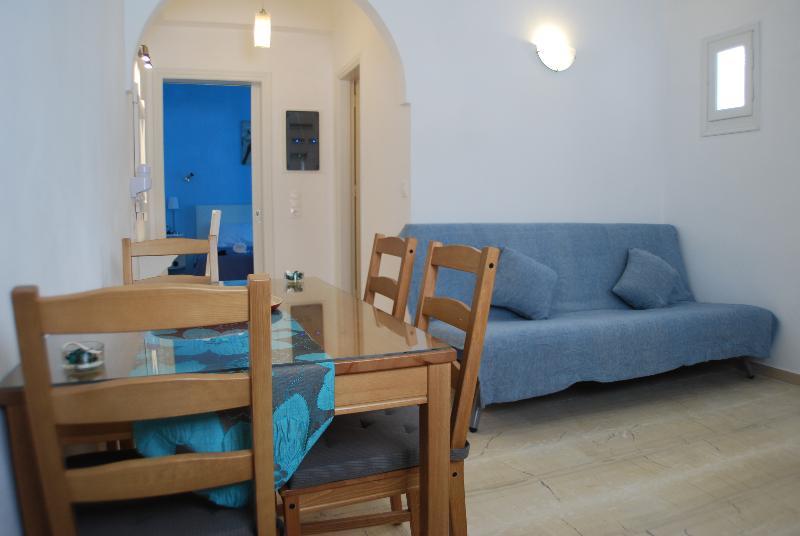 Aretousa 3* Perissa (Santorini)