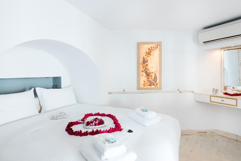 Hyperion * Oia (Santorini)