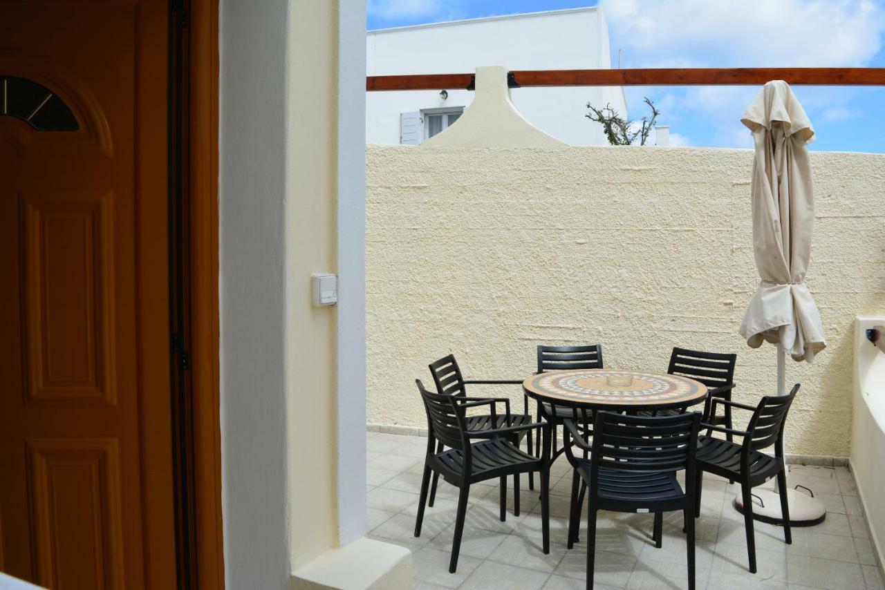 Aparthotel Anemomilos Fira (Santorini)