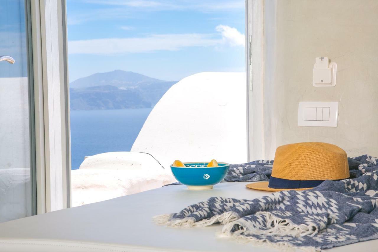 White Cave House Oia (Santorini)