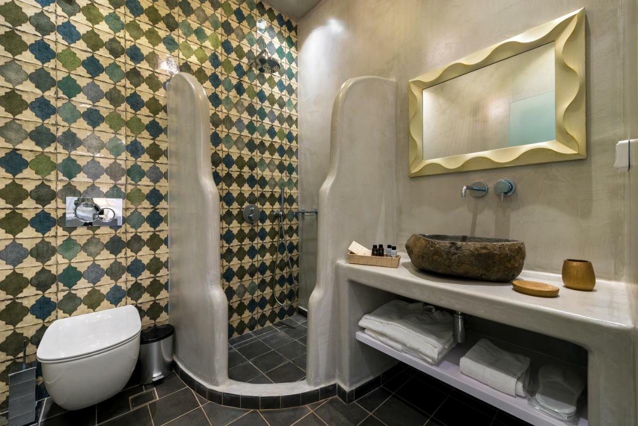 Hotel Emerald Collection