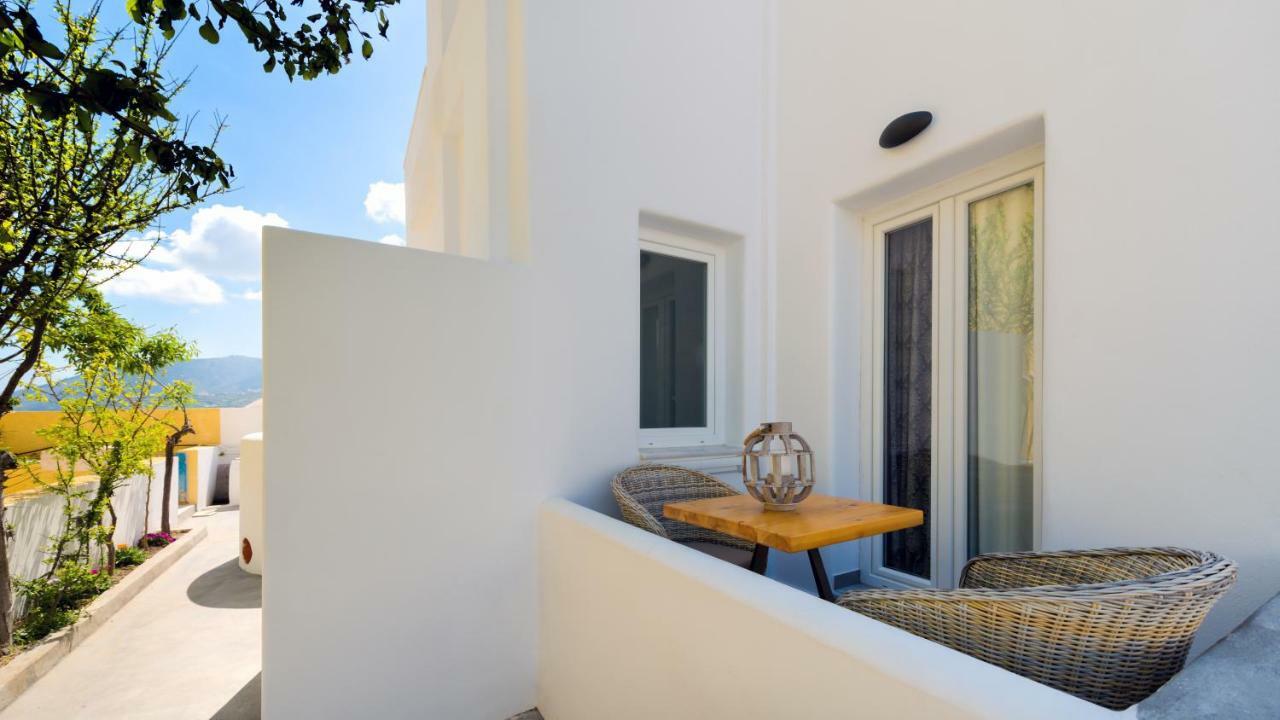 Emerald Collection Karterados (Santorini)