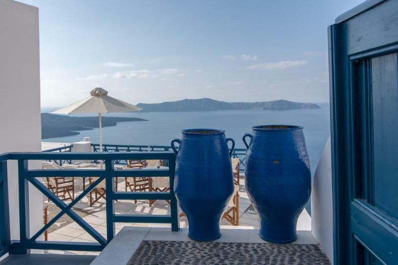 Santorini Hotel 3*