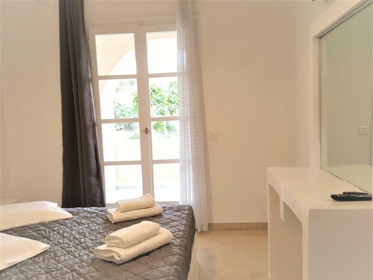 Aparthotel Ira Kamari (Santorini)