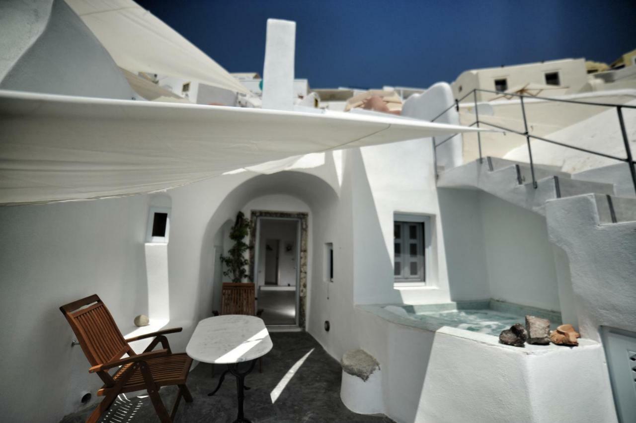 Oia Suites 3*