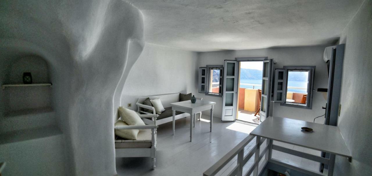 Oia Suites 3*