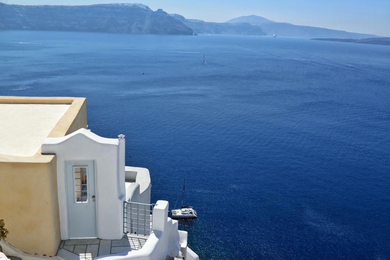 Hotel Oia Suites 3*