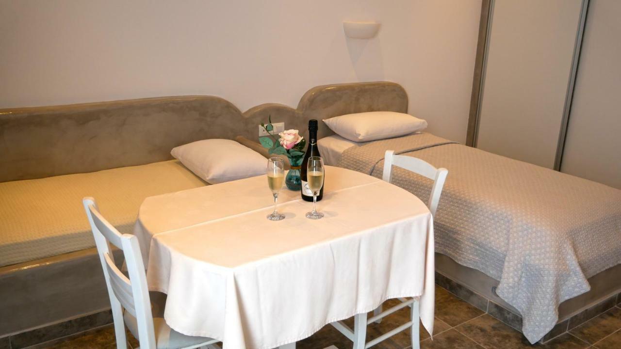 Nautilus Dome Hotel Fira (Santorini)