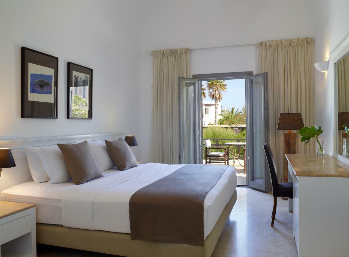 9 Muses Santorini 5* Perivolos (Santorini)