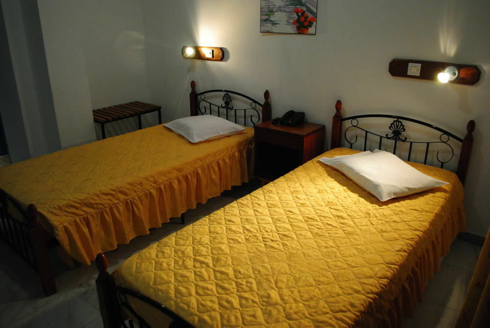Hotel Santorini 3*