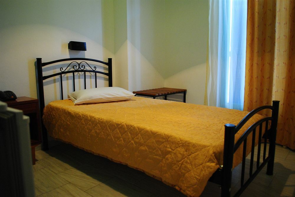 Santorini 3*