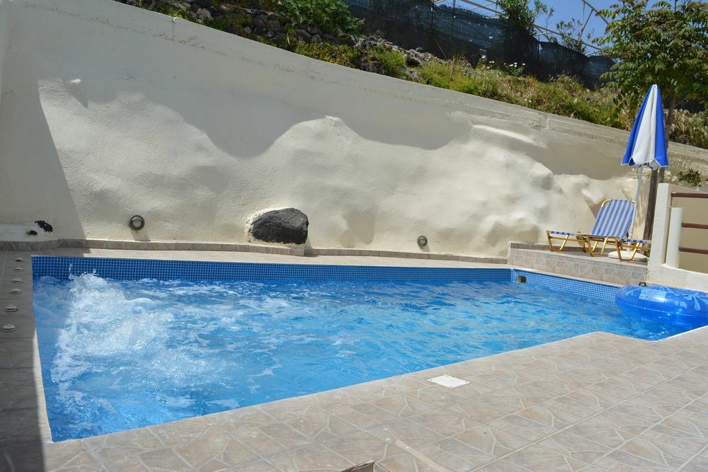 Anemomilos Fira (Santorini)