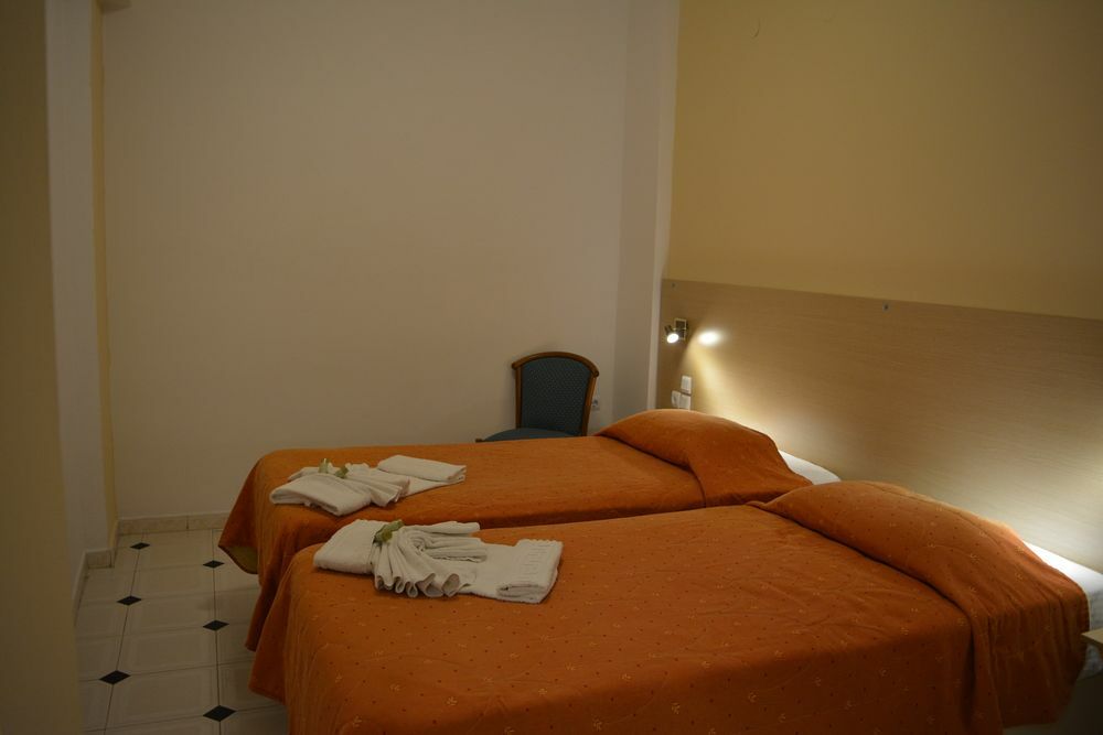 Anemomilos Aparthotel Fira (Santorini)