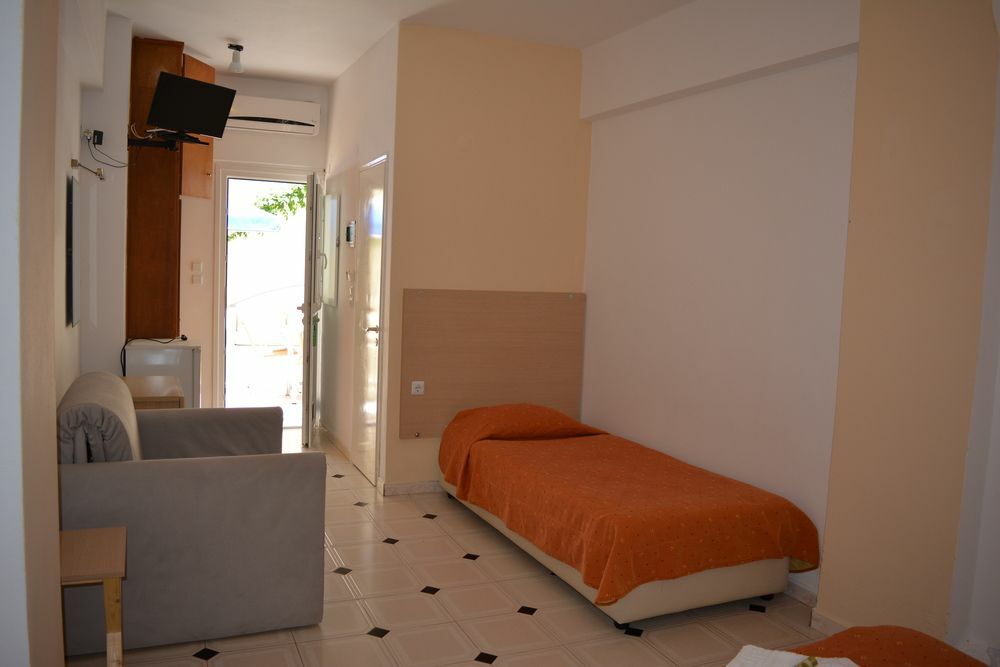 Anemomilos Fira (Santorini)