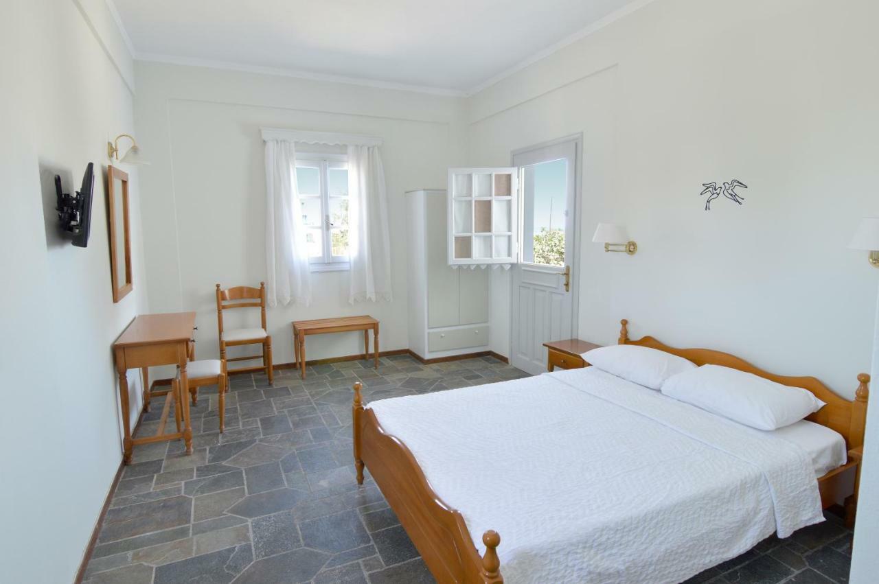 Nostos Studios Perivolos (Santorini)